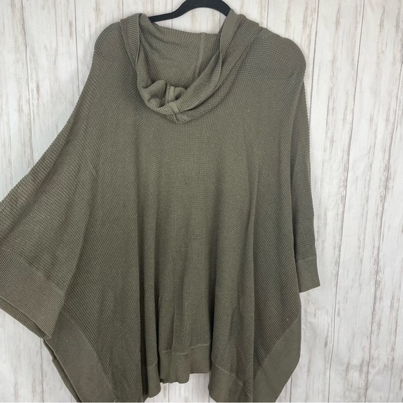 Garnet Hill NWT Hooded Waffle-Stitch Poncho S/M - Picture 10 of 11